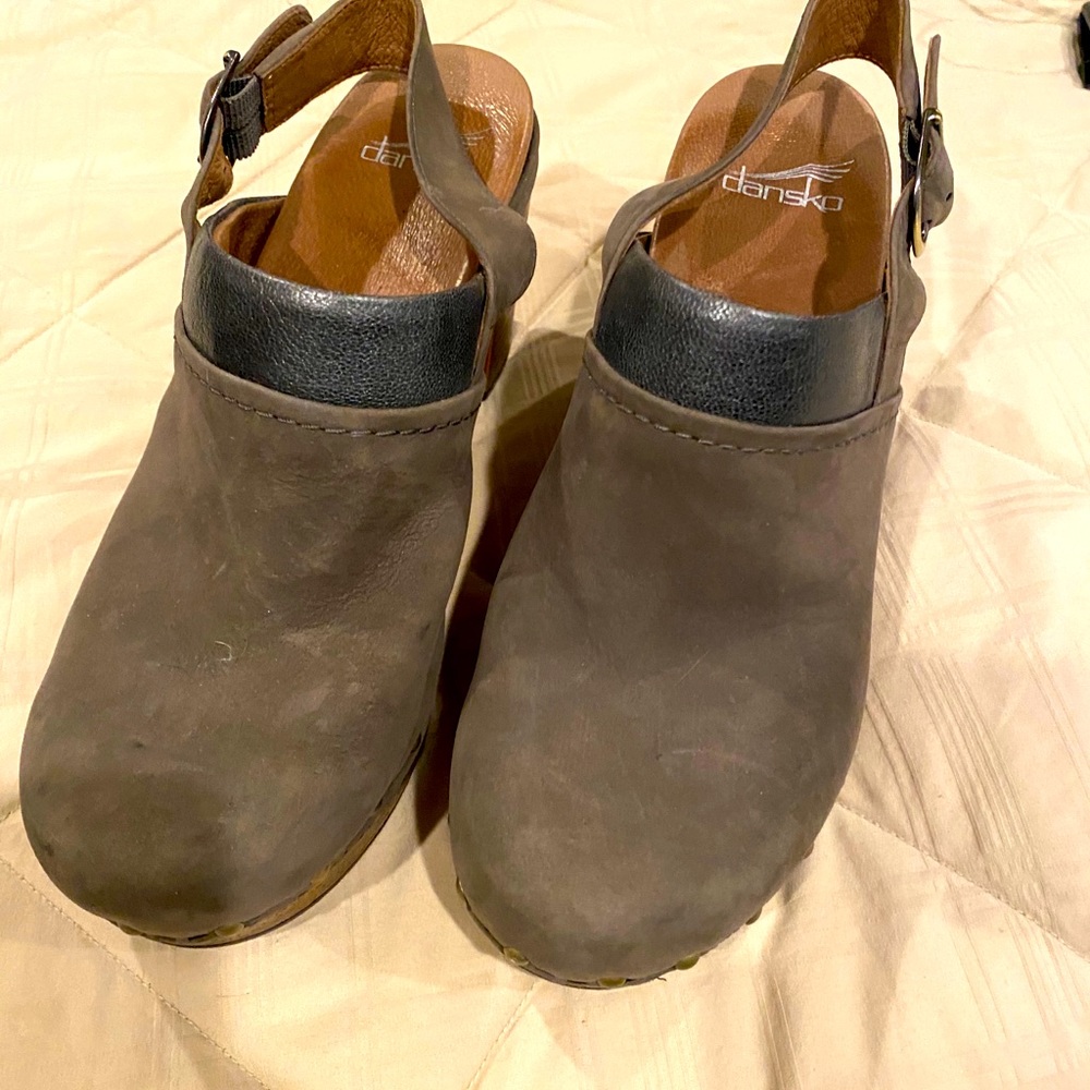DANSKO Delle Nubuck slingback clogs 39